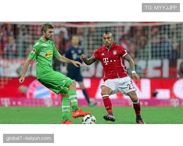 三中卫体系与年轻化引援策略 门兴中场重建初现成效