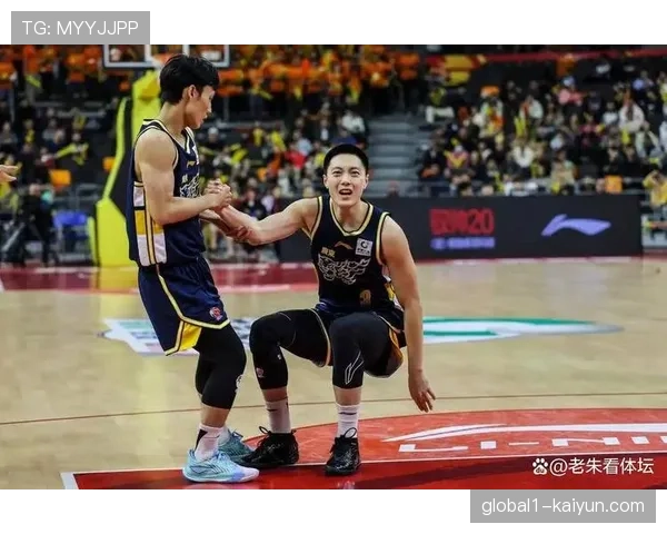 广东队十六分领先遭浙江三分绝杀 杜锋指出专注度问题